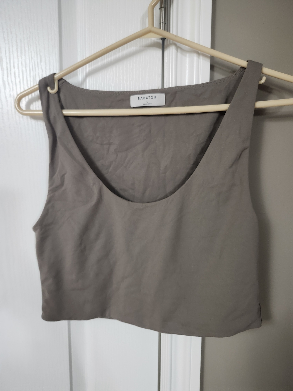 Babaton Taupe Scoop Neck Cropped Tank Size Large